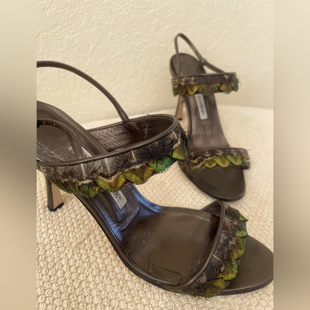 Beautiful Manolo Blahnik Heels, Metallic Brown w Peacock Feathers.